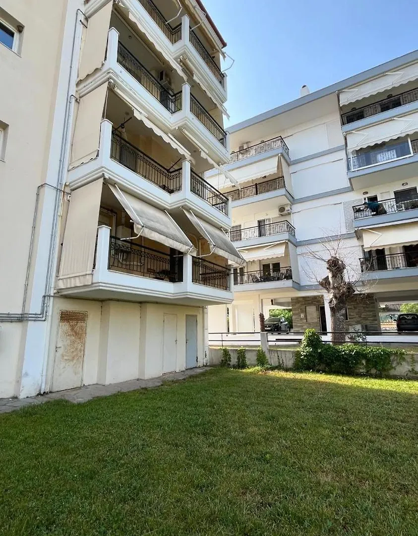 Soyzana Family Apartment Peraia