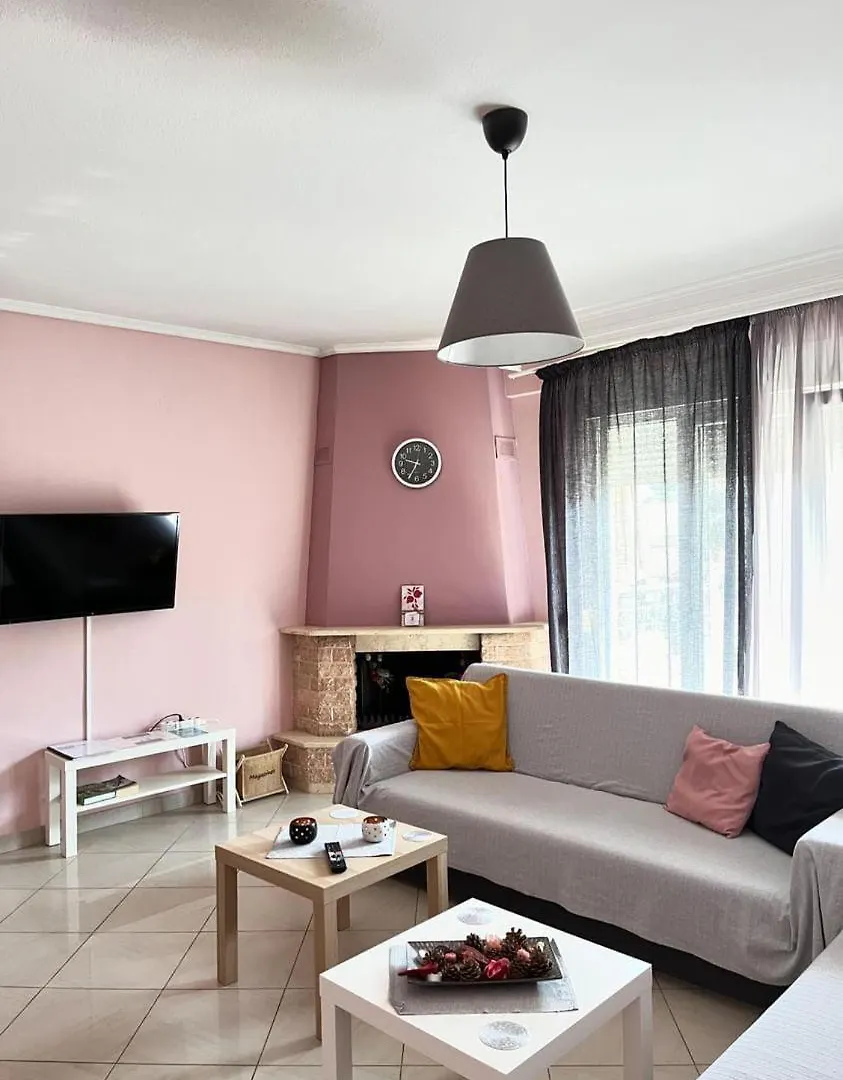 Soyzana Family Apartment Peraia