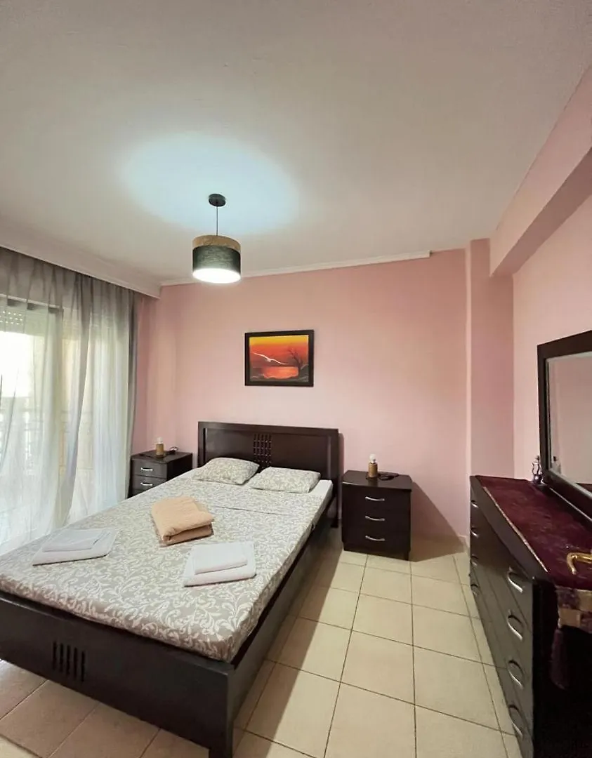 Soyzana Family Apartment Peraia