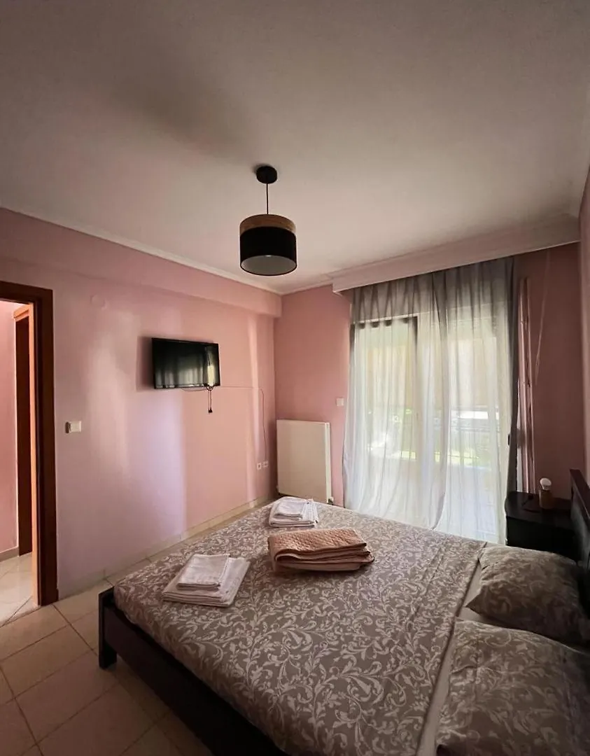 Soyzana Family Apartment Peraia