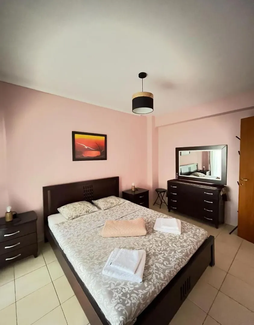 Soyzana Family Apartment Peraia