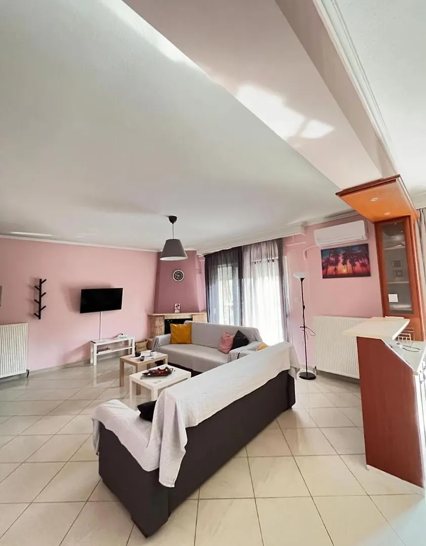 Soyzana Family Apartment Peraia